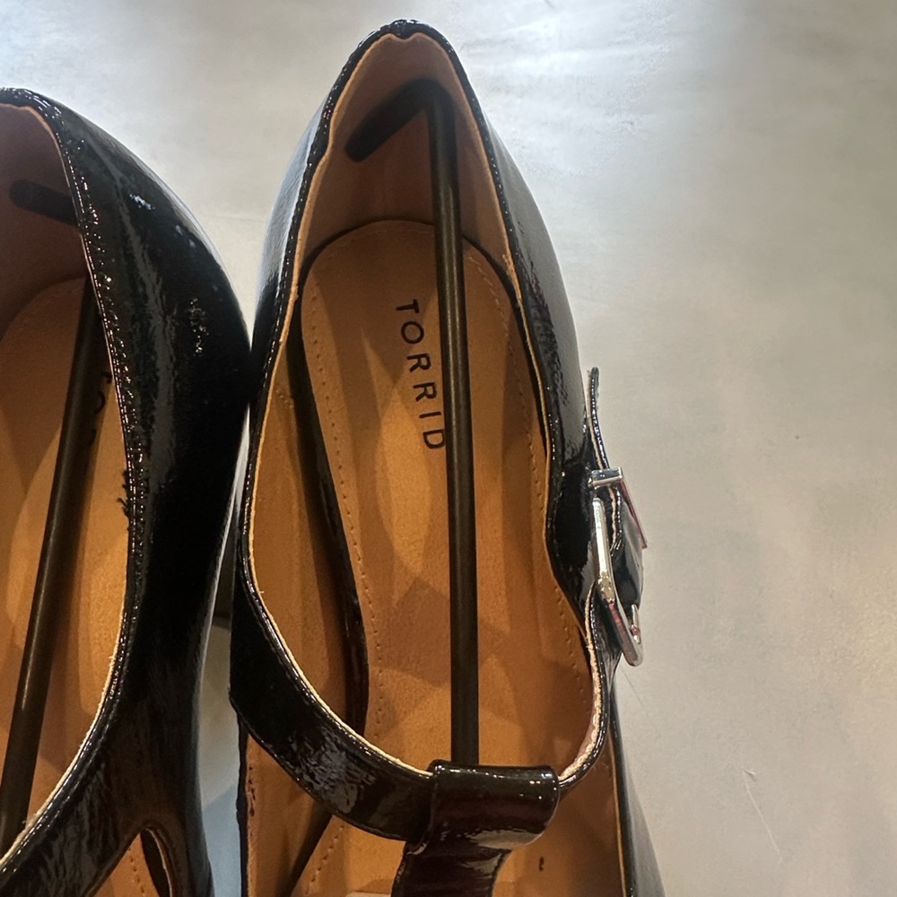 Torrid Glossy Black T-Strap Heels - Picture 2 of 4